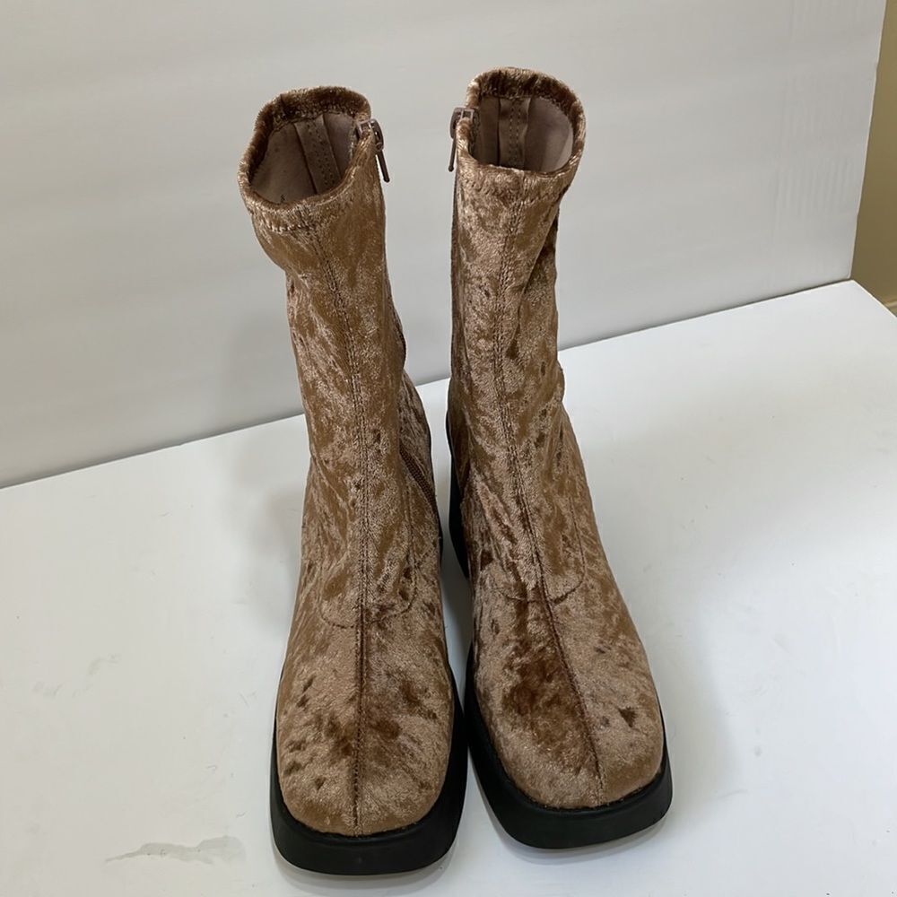 NEW WITHOUT TAGS STEVE‎ MADDEN KLAYTON PLATFORM BOOTIES IN BROWN CRUSHED VELVET - Picture 3 of 11